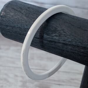 Vintage Off White Plastic? Bangle - Condition Issues